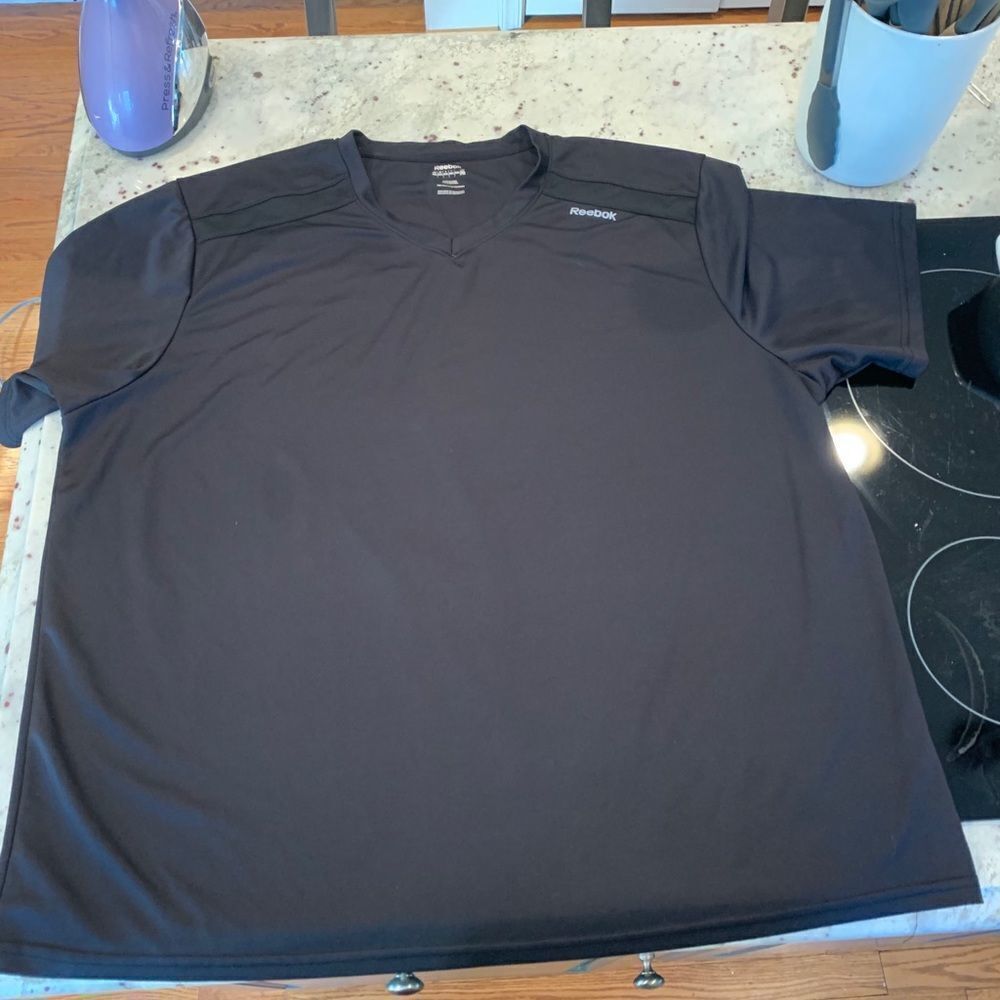 Reebok Athletic V-Neck Shirt sz XXL